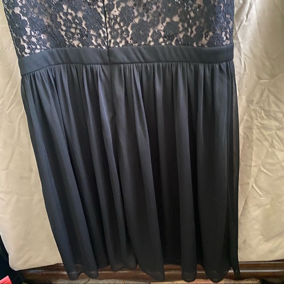 LIKE NEW! Morgan & Co Homecoming Dress - Picture 5 of 5